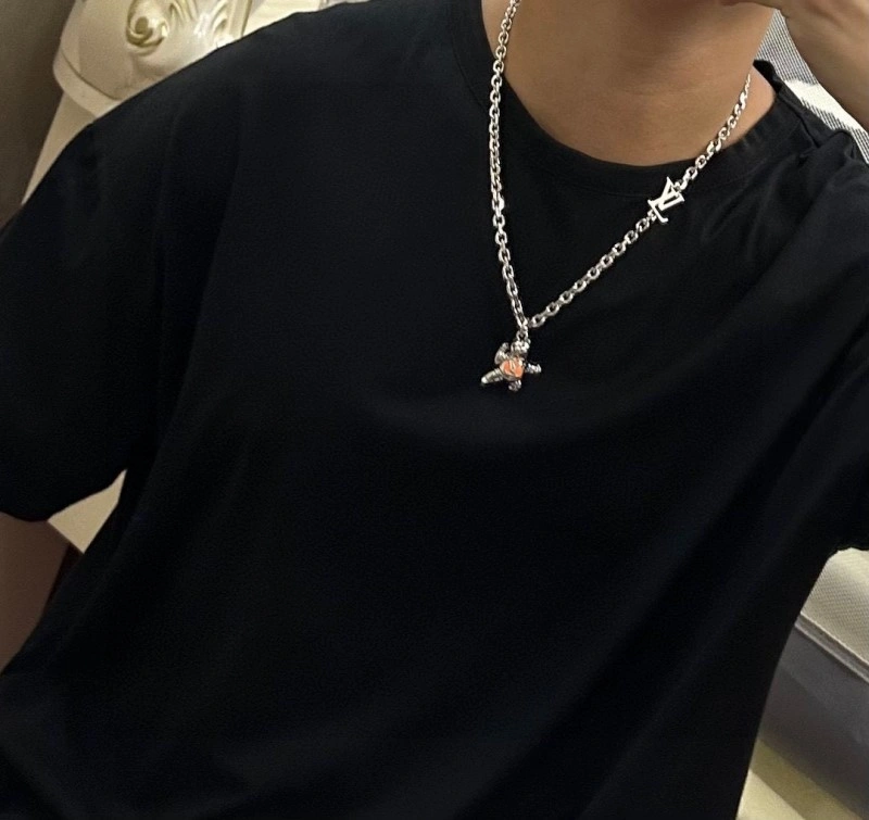 Sustainable Louis Vuitton Necklaces 247840