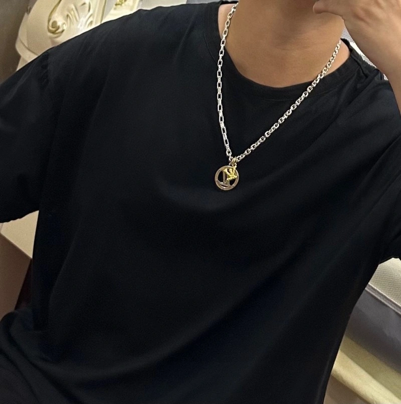 Louis Vuitton Necklaces FashionForward 247841