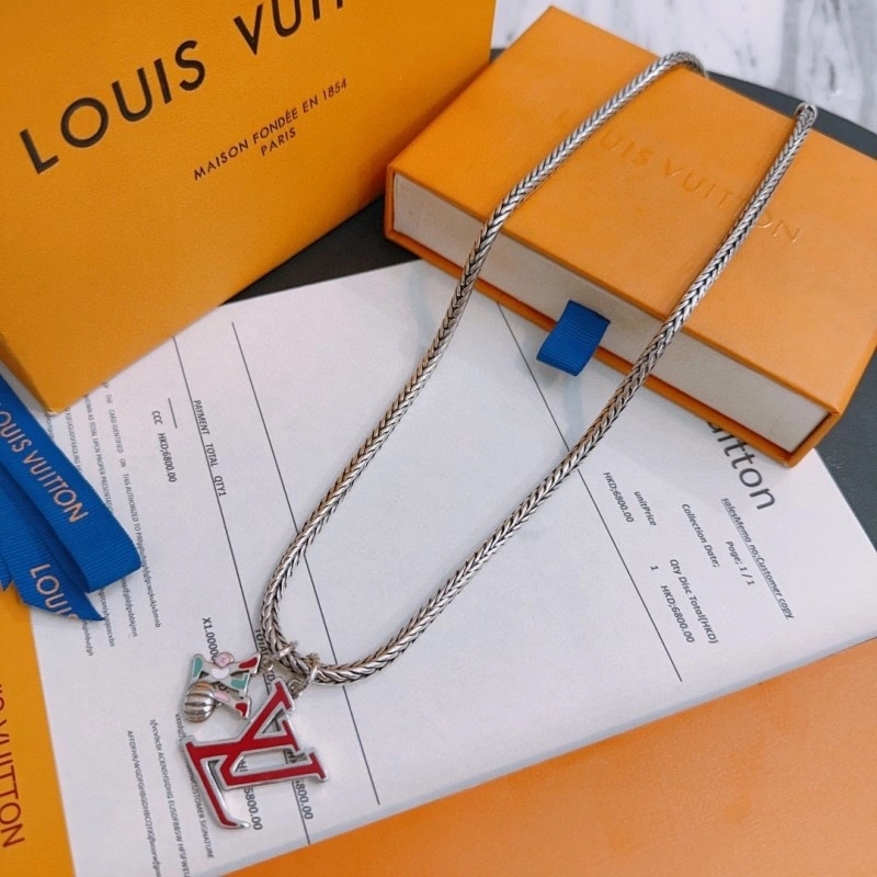 Louis Vuitton Necklaces Chic 247838