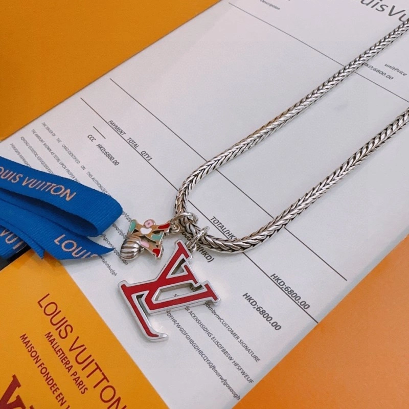 Louis Vuitton Necklaces Chic 247838