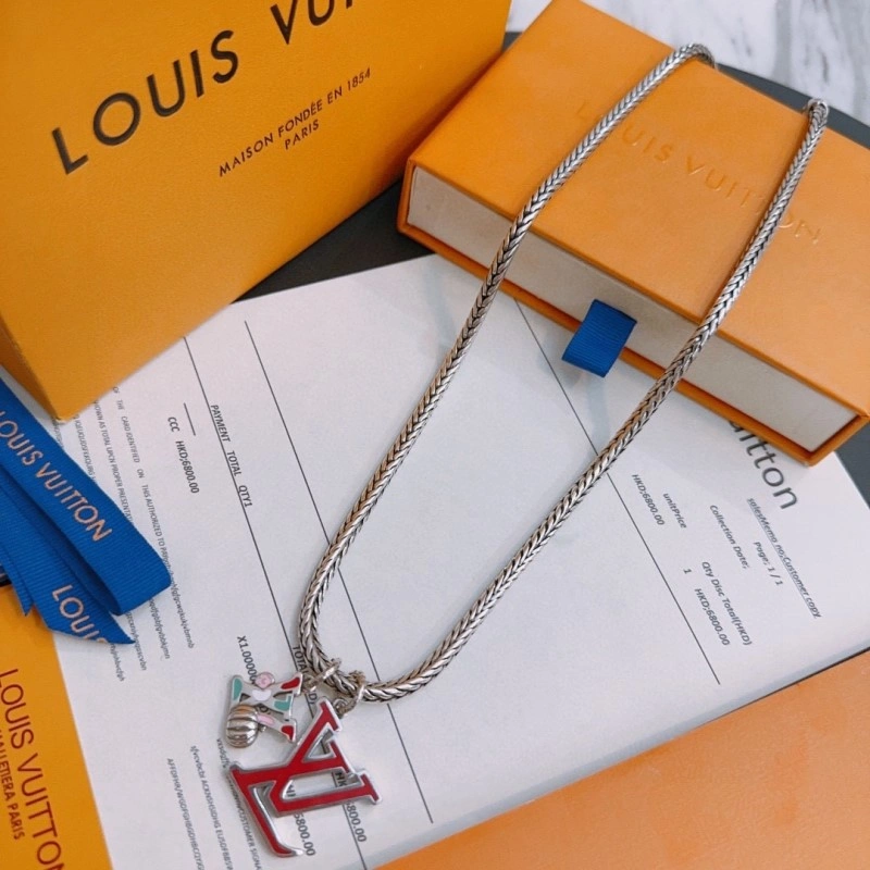 Louis Vuitton Necklaces Chic 247838