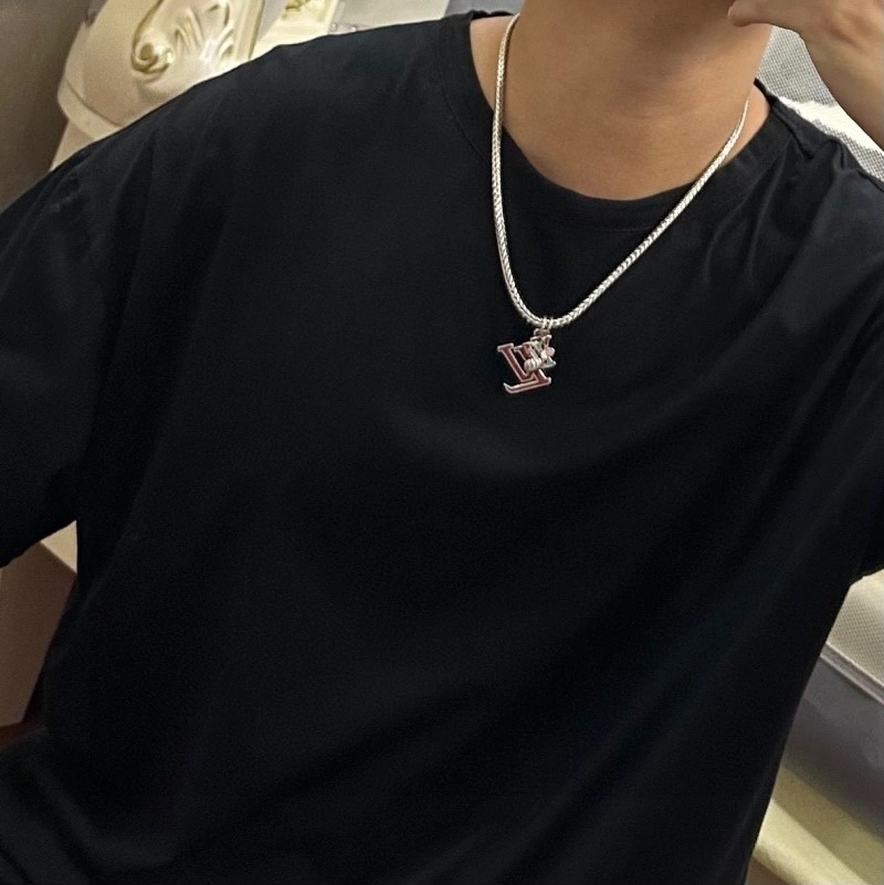 Louis Vuitton Necklaces Chic 247838