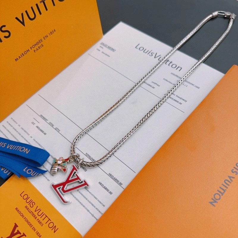 Louis Vuitton Necklaces Chic 247838