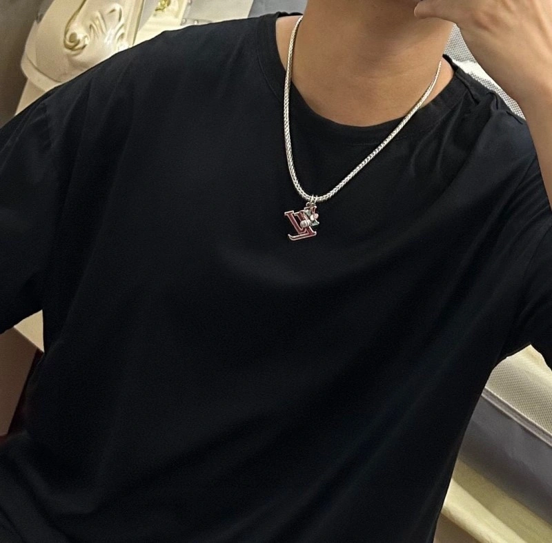 Louis Vuitton Necklaces Chic 247838