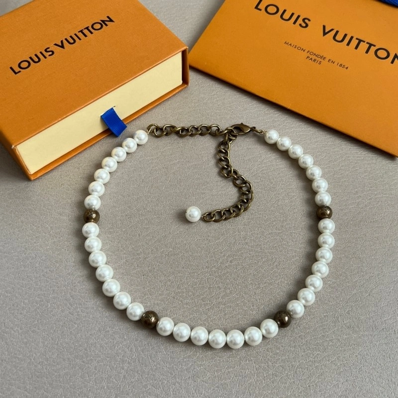 SoftTouch Louis Vuitton Necklaces 247835