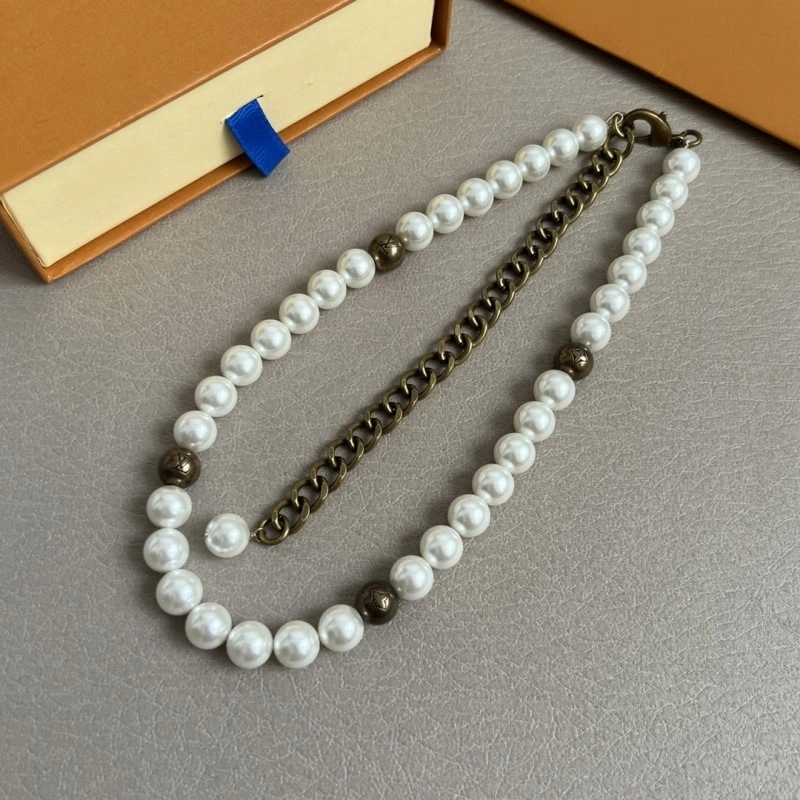 SoftTouch Louis Vuitton Necklaces 247835