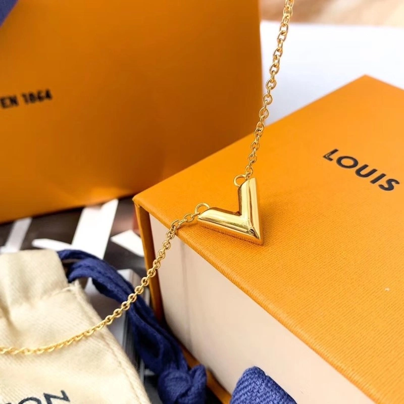 Compact Louis Vuitton Necklaces 247836
