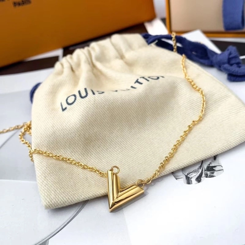 Compact Louis Vuitton Necklaces 247836