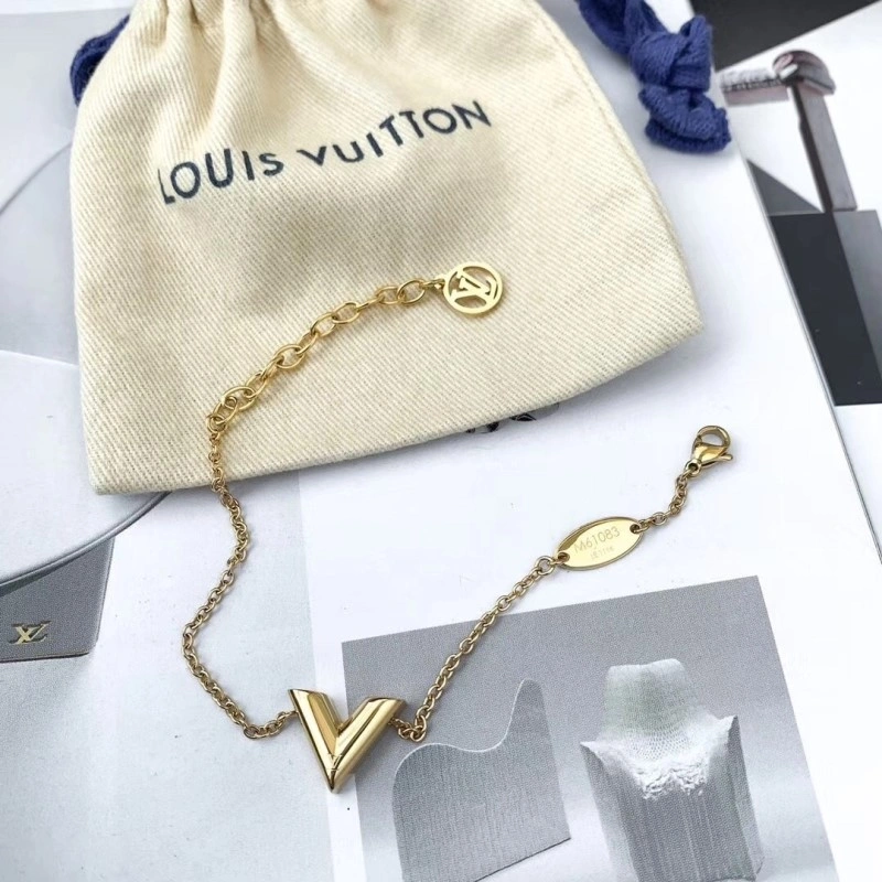 Compact Louis Vuitton Necklaces 247836