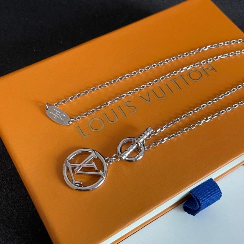 Louis Vuitton Necklaces Effortless 247832