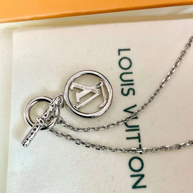 Louis Vuitton Necklaces Effortless 247832