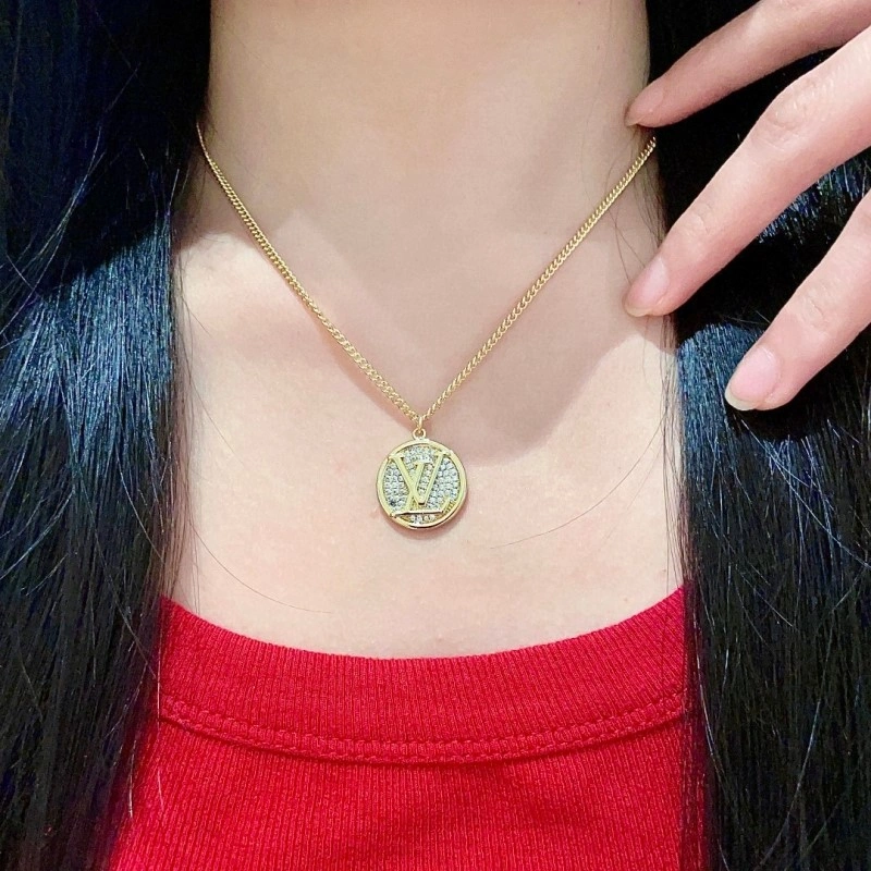 Refined Louis Vuitton Necklaces 247831