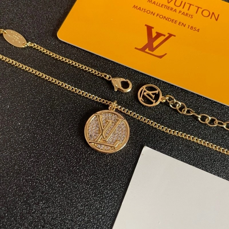 Refined Louis Vuitton Necklaces 247831