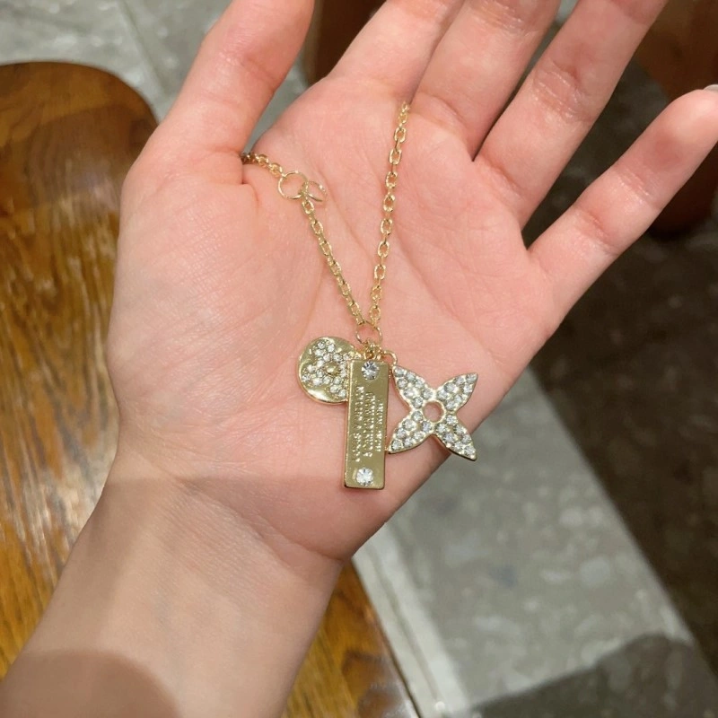 FastDry Louis Vuitton Necklaces 247817