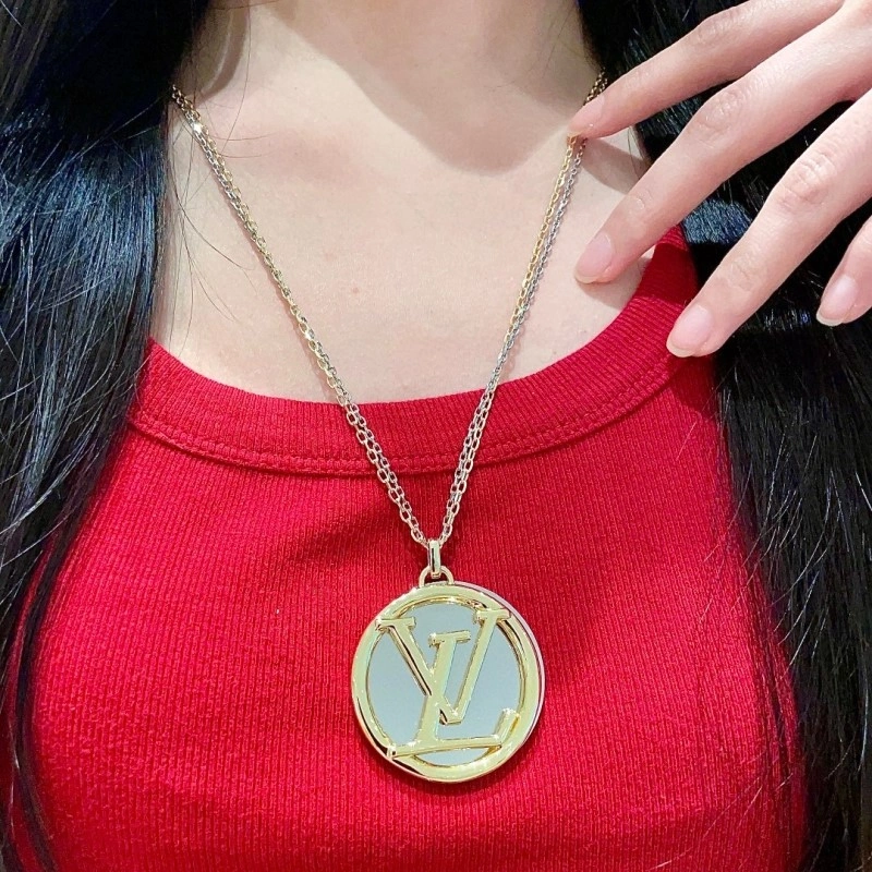 Louis Vuitton Necklaces Soft 247827