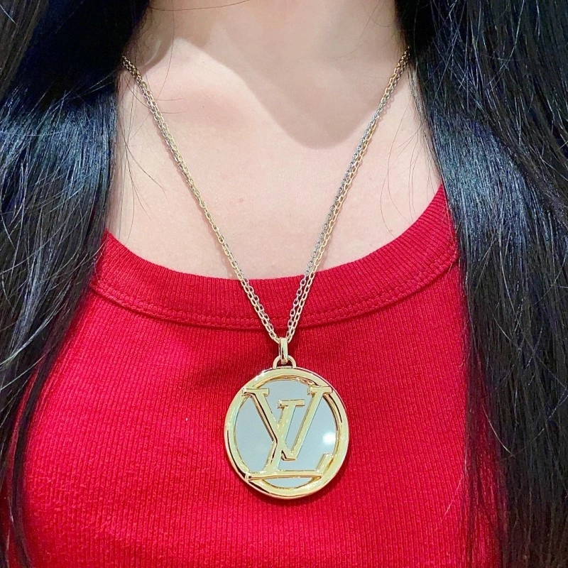 Louis Vuitton Necklaces Soft 247827