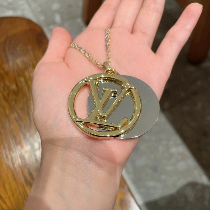 Louis Vuitton Necklaces Soft 247827