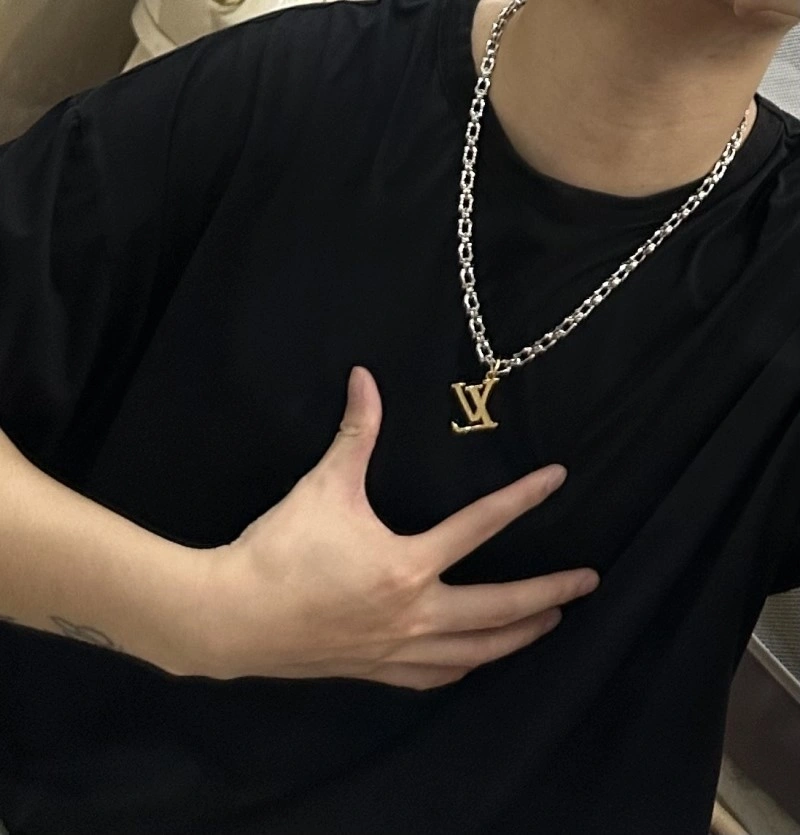 Louis Vuitton Necklaces Premium 247819