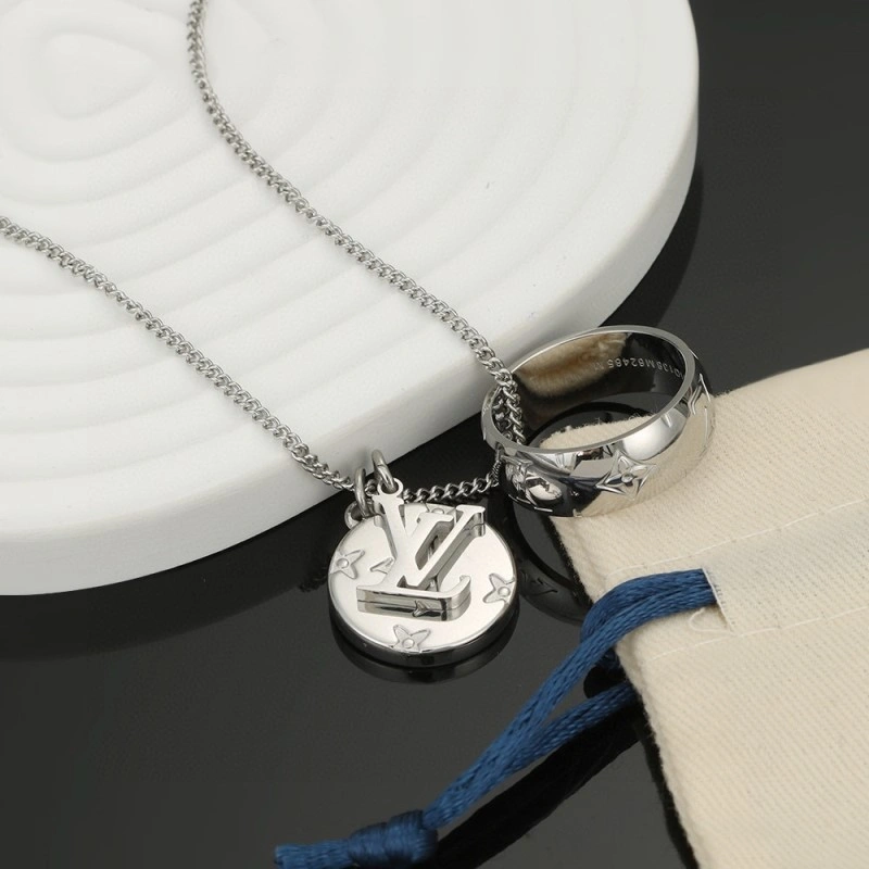 Louis Vuitton Necklaces Bold 247818