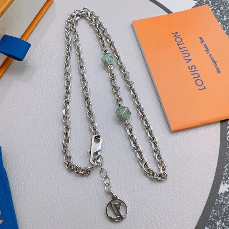 Louis Vuitton Necklaces Sleek 247803