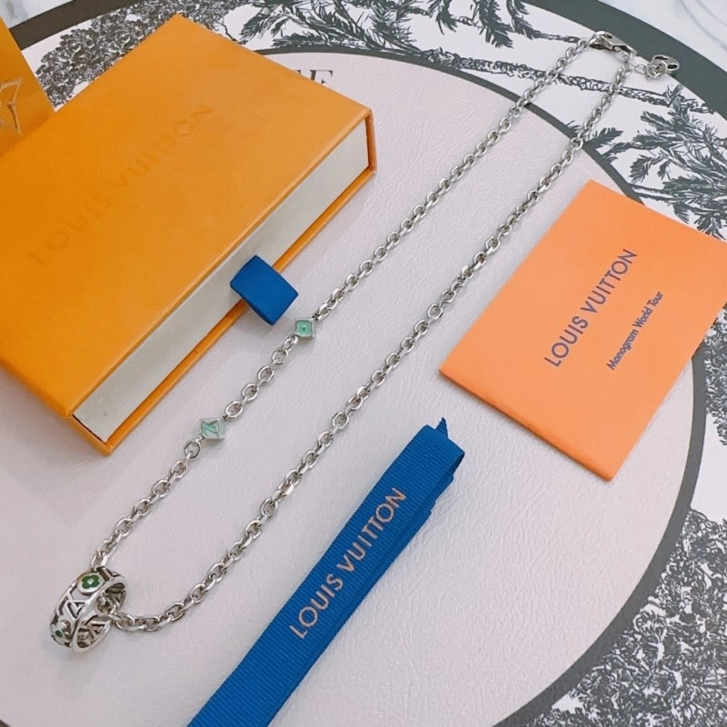 Louis Vuitton Necklaces Effortless 247809