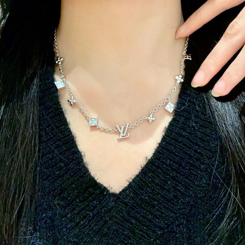 EasyMatch Louis Vuitton Necklaces 247823