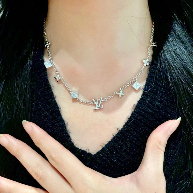 EasyMatch Louis Vuitton Necklaces 247823