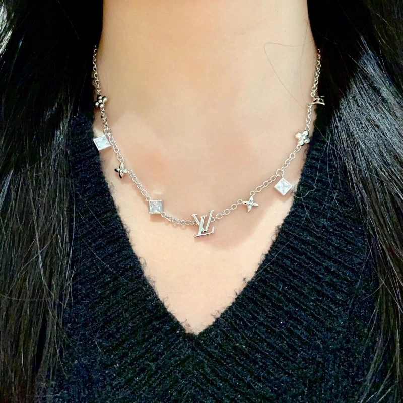 EasyMatch Louis Vuitton Necklaces 247823