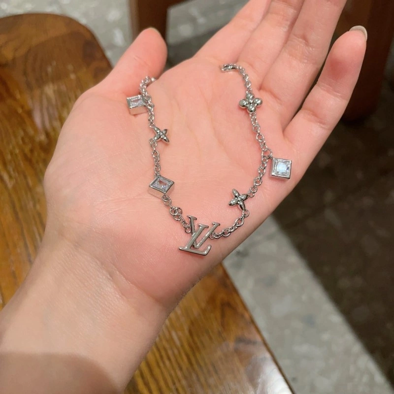 EasyMatch Louis Vuitton Necklaces 247823
