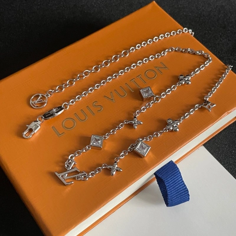 EasyMatch Louis Vuitton Necklaces 247823