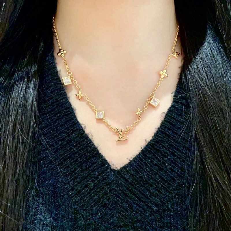 Louis Vuitton Necklaces Tailored 247815