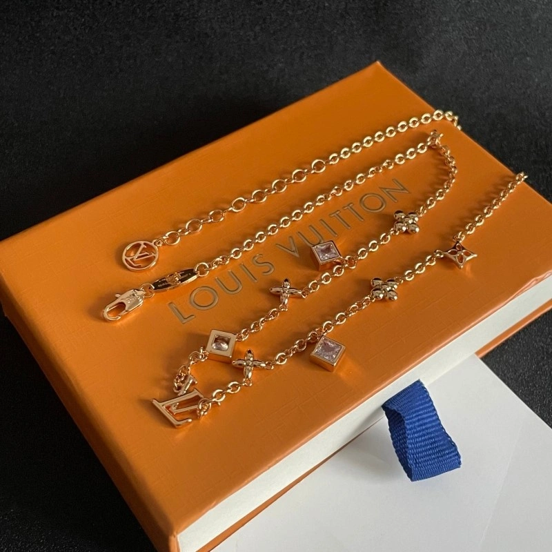 Louis Vuitton Necklaces Tailored 247815