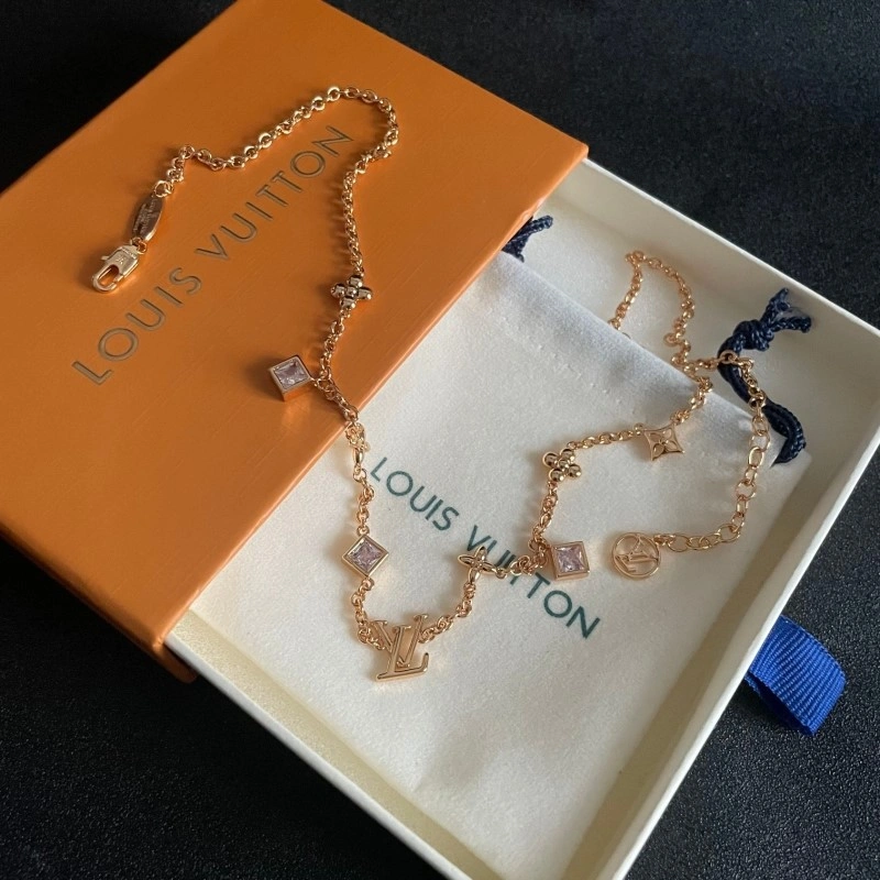 Louis Vuitton Necklaces Tailored 247815