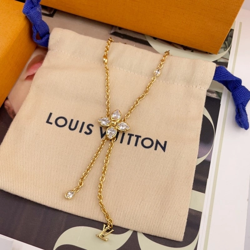 Louis Vuitton Necklaces Packable 247826