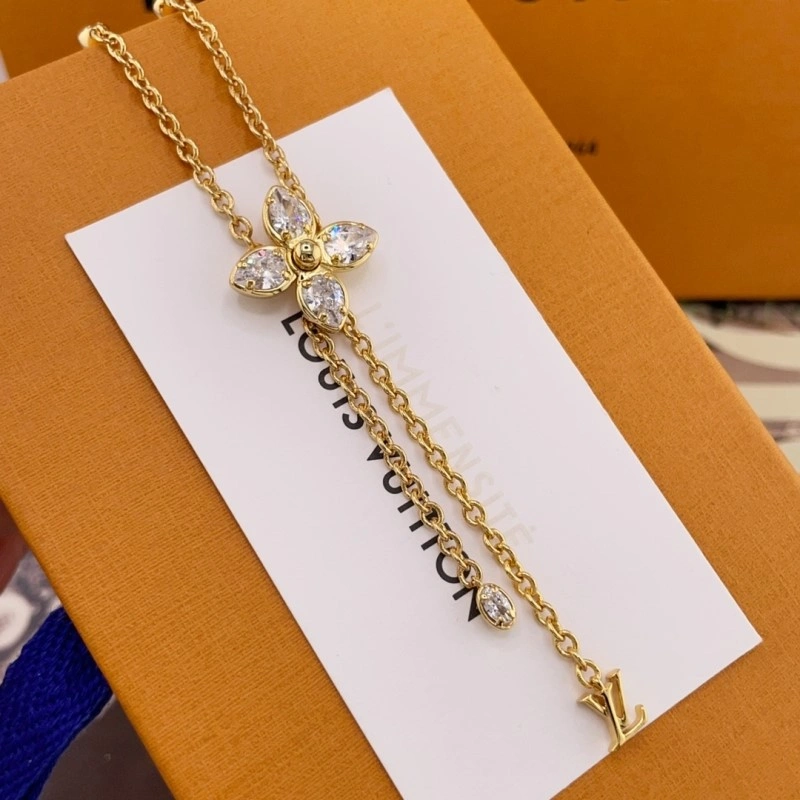 Louis Vuitton Necklaces Packable 247826