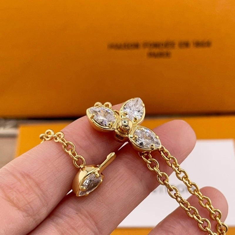 Louis Vuitton Necklaces Packable 247826