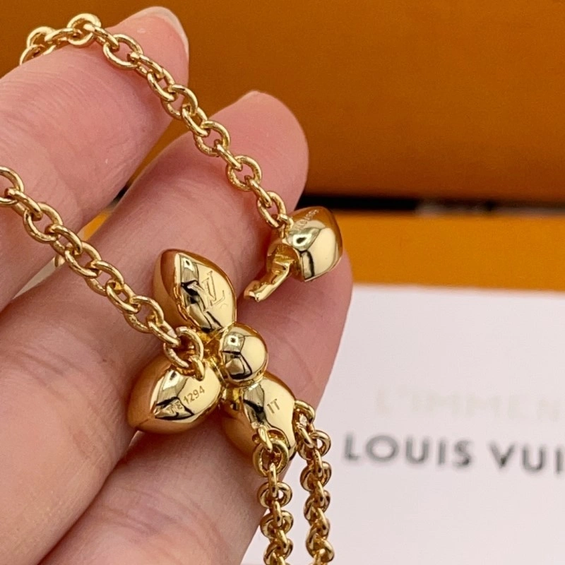 Louis Vuitton Necklaces Packable 247826