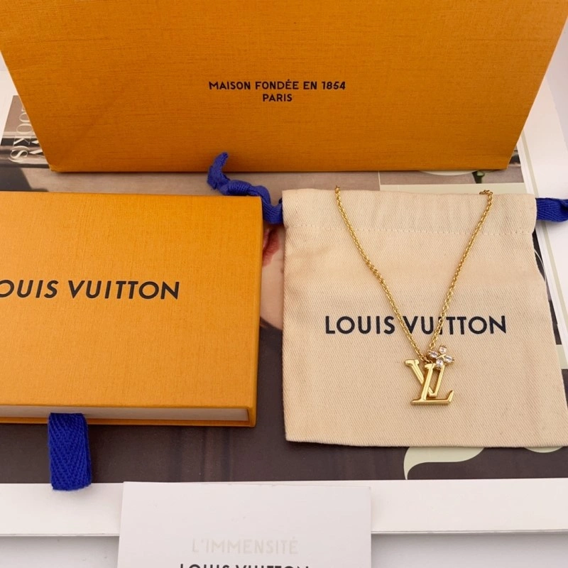Louis Vuitton Necklaces Refined 247824