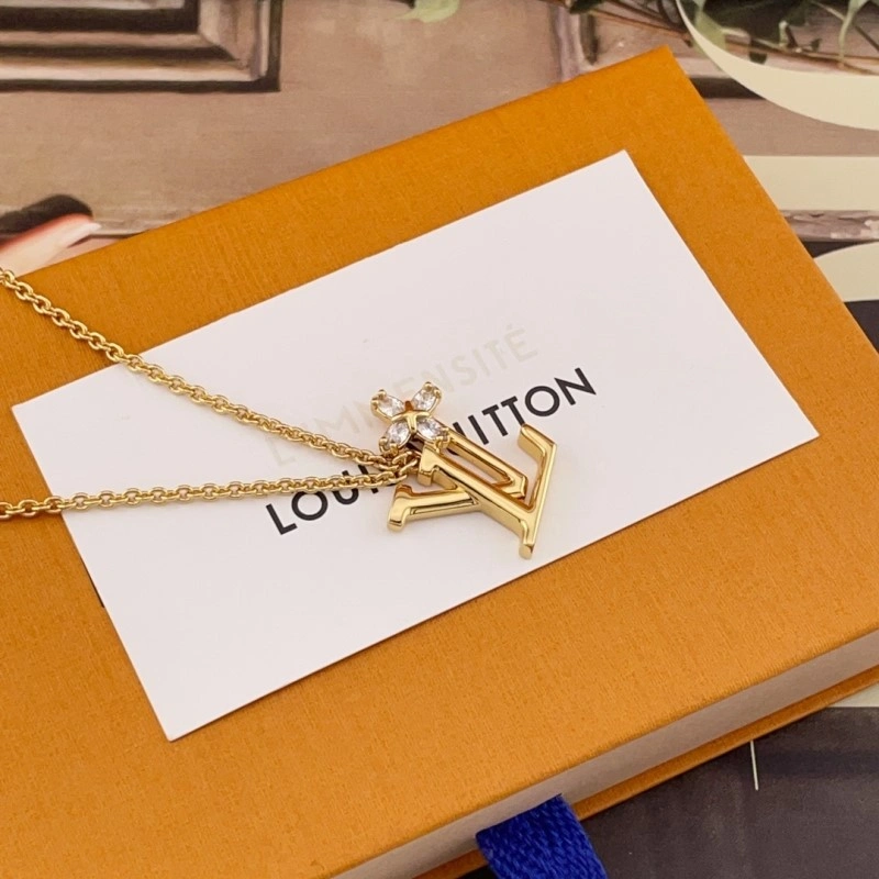 Louis Vuitton Necklaces Refined 247824