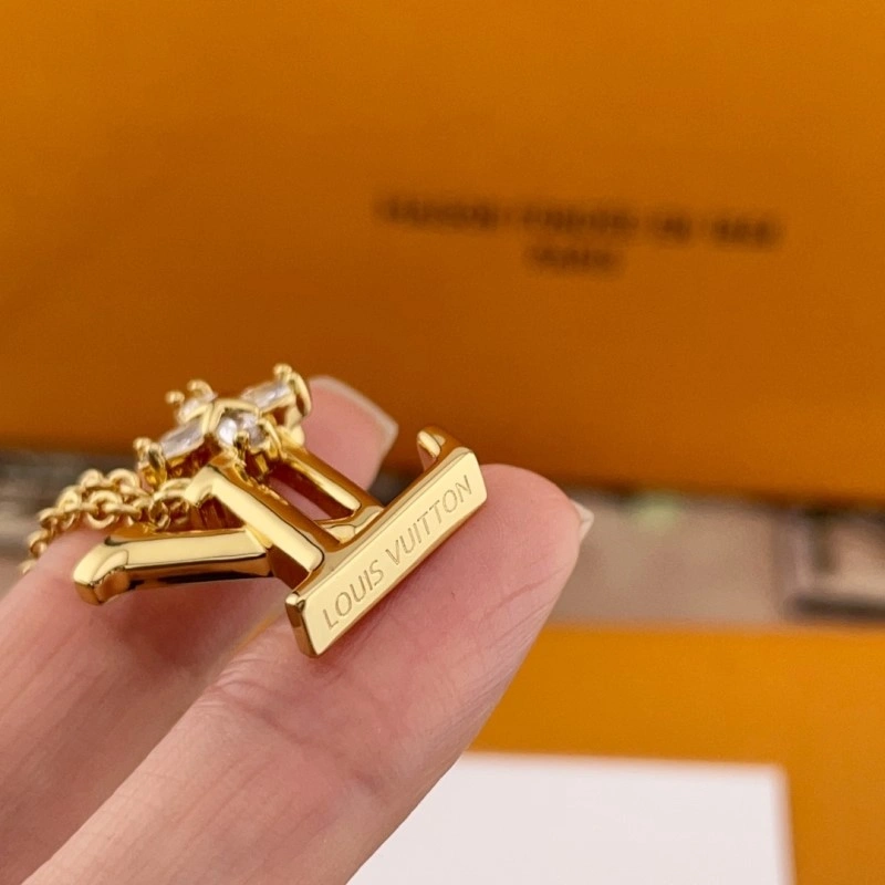 Louis Vuitton Necklaces Refined 247824
