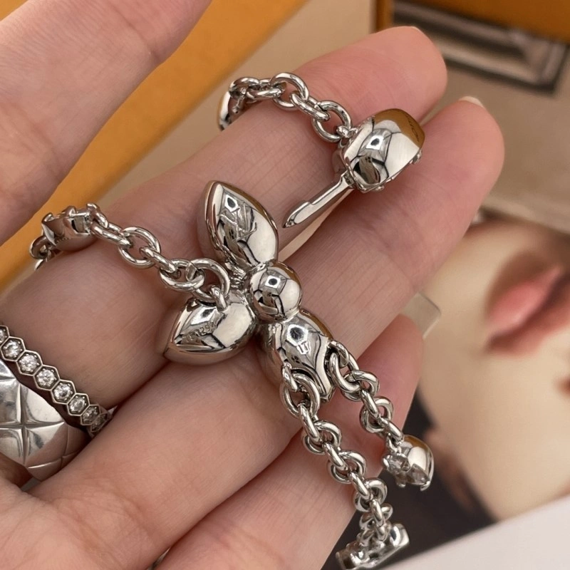 Unique Louis Vuitton Necklaces 247820