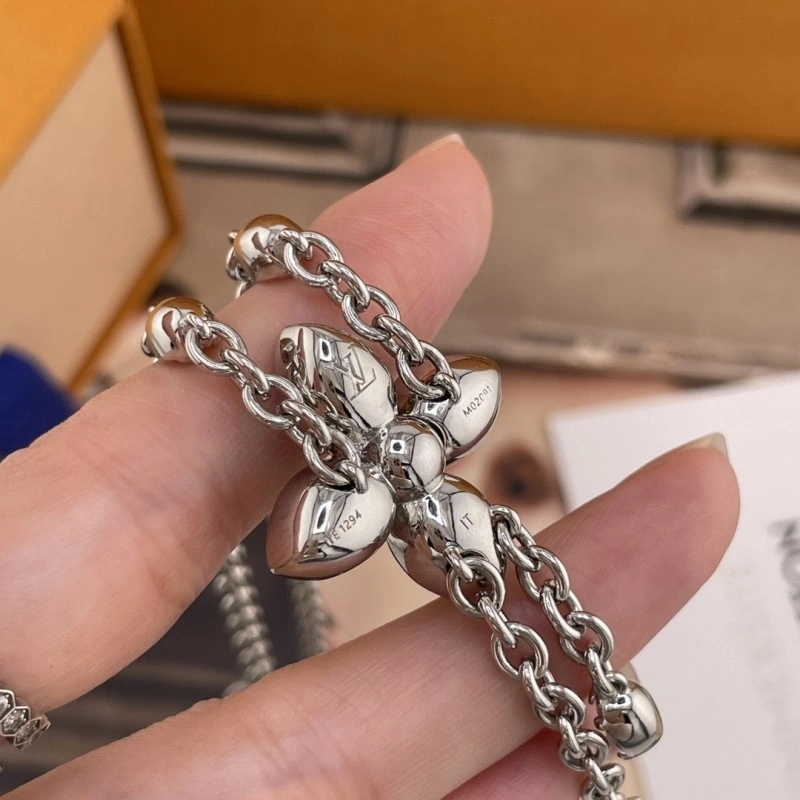 Unique Louis Vuitton Necklaces 247820