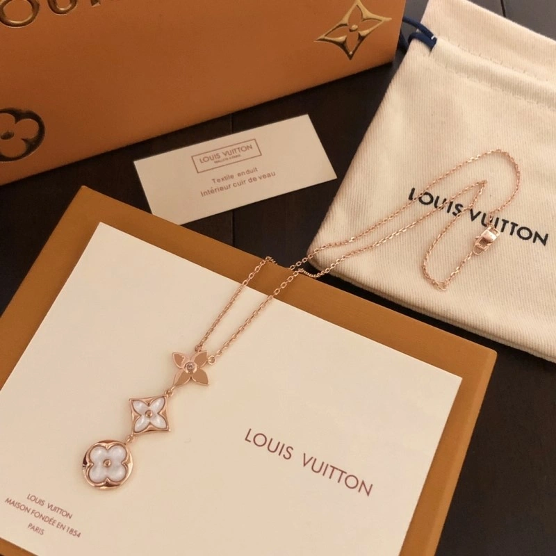 ComfortFit Louis Vuitton Necklaces 247799