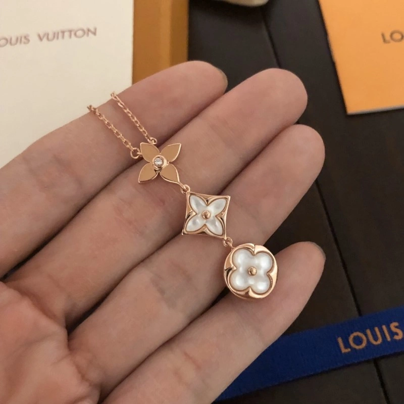 ComfortFit Louis Vuitton Necklaces 247799