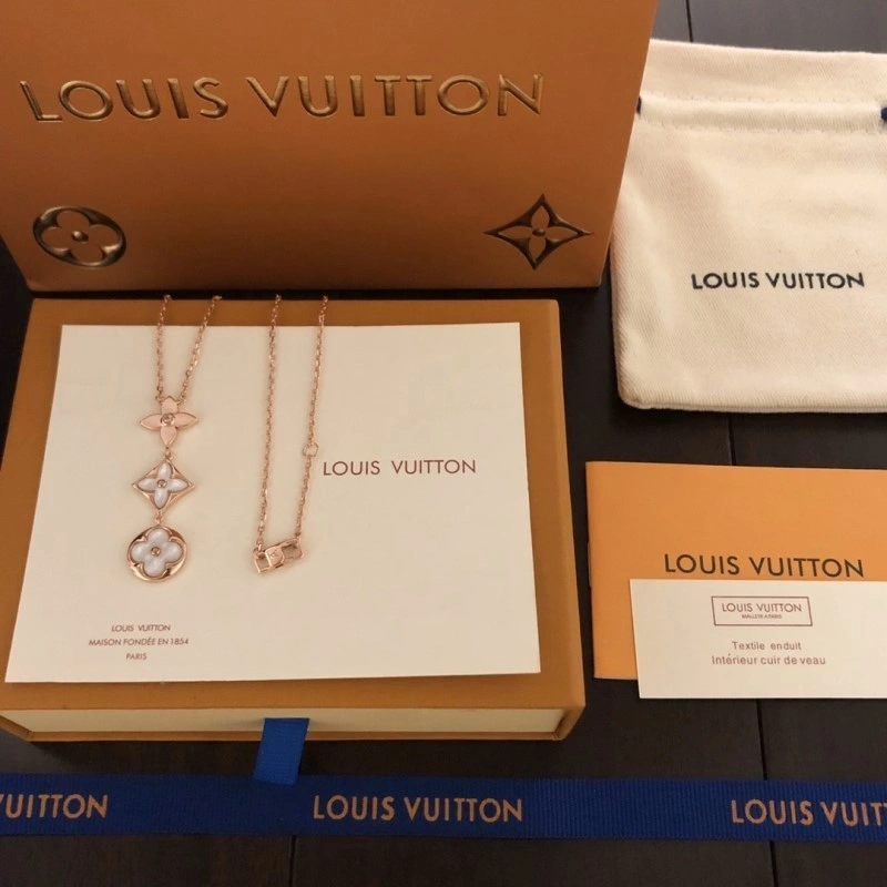 ComfortFit Louis Vuitton Necklaces 247799
