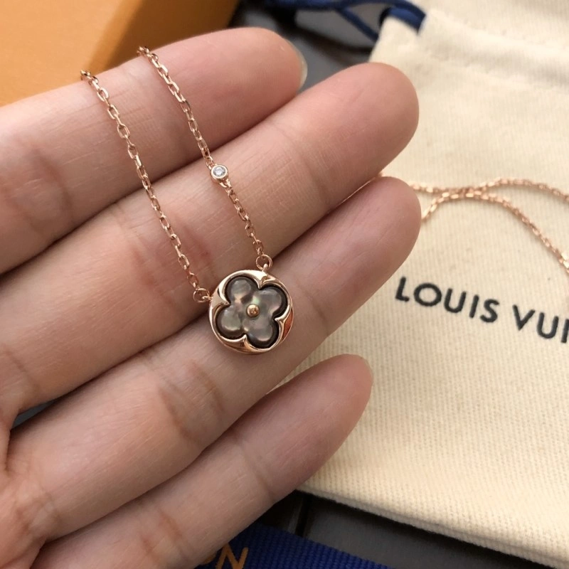 ComfortFit Louis Vuitton Necklaces 247807