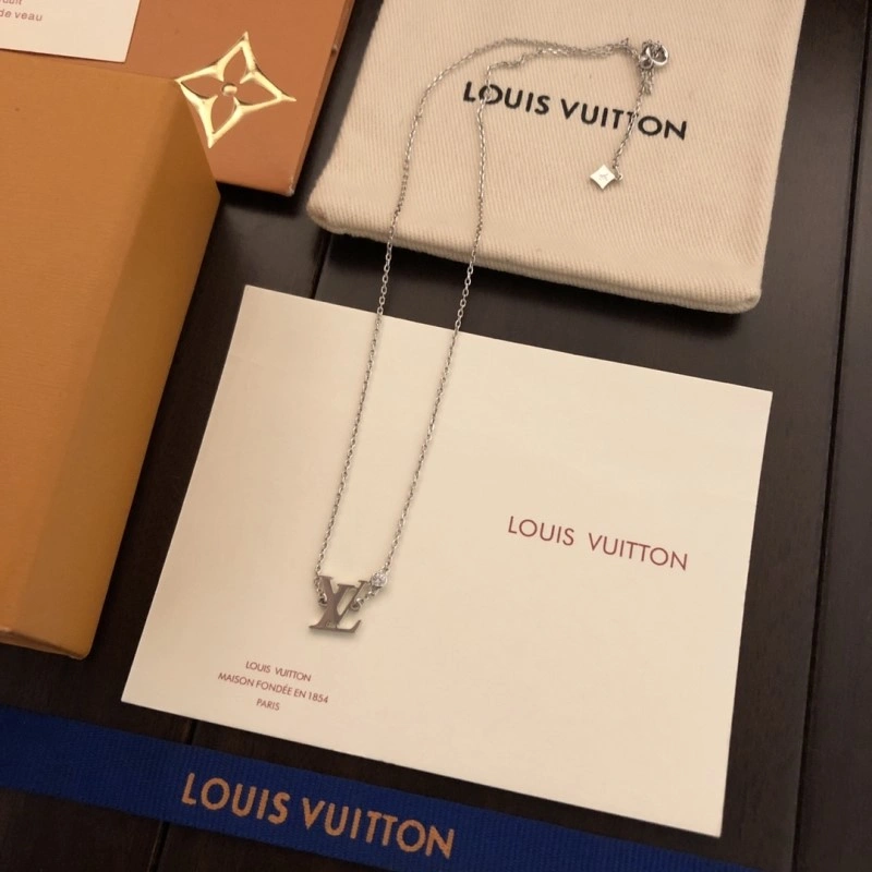 Premium Louis Vuitton Necklaces 247811