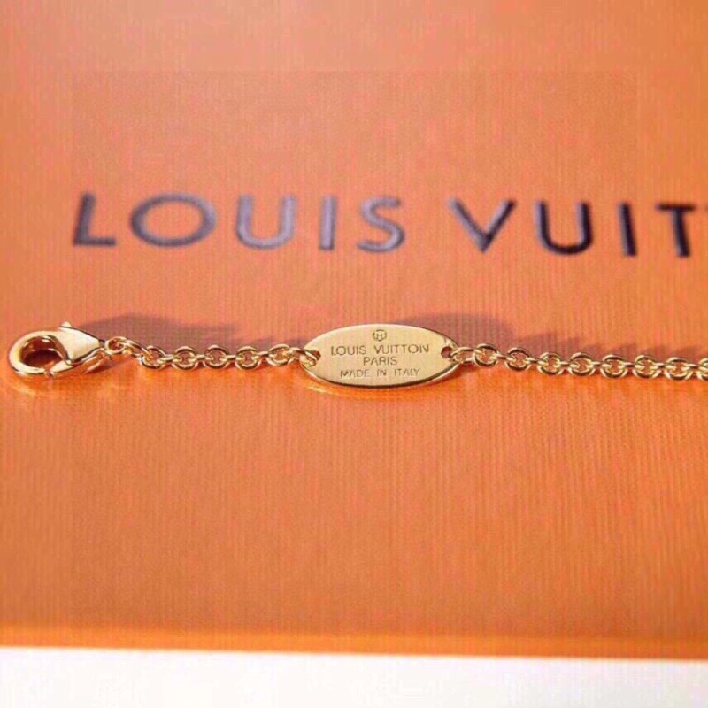 Reliable Louis Vuitton Necklaces 247801