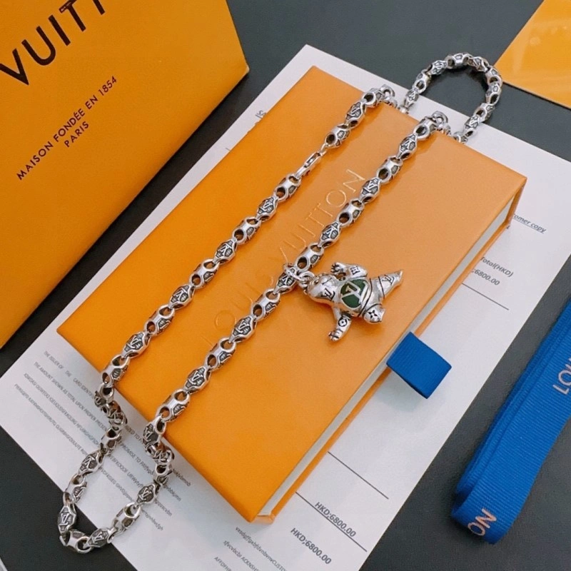 Louis Vuitton Necklaces Classic 247794