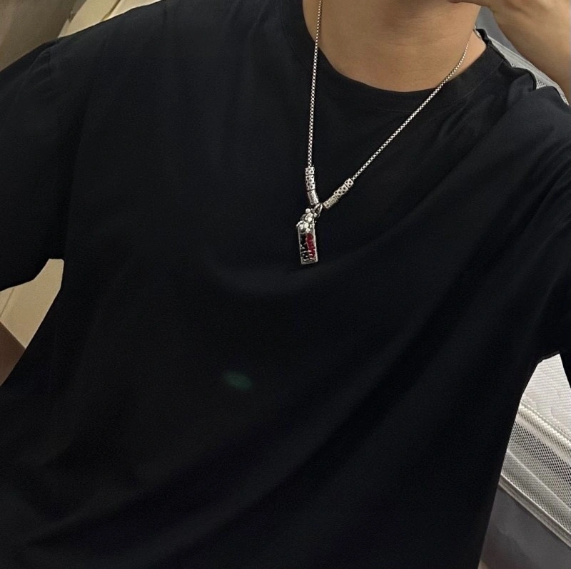 SunProtective Louis Vuitton Necklaces 247795